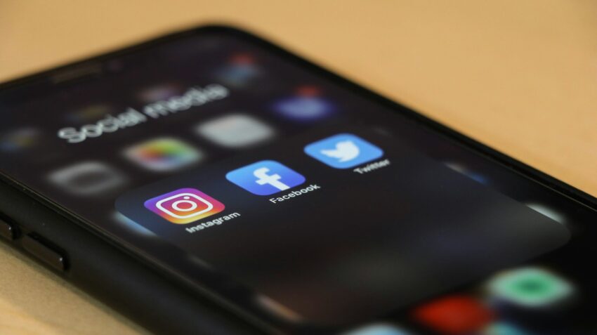 Social networking 2025